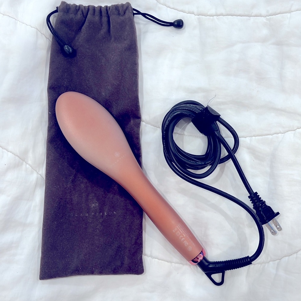 Hot tool: brush straightener